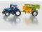SIKU Super 1668 - Traktor s přívěsem na rozprašování hnojiva