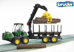 Bruder 2133 Vyvážecí traktor se 4 kládami