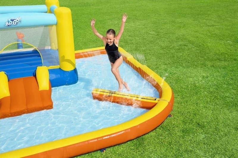 Nafukovací vodní centrum Bestway s trampolínou Beach Bounce Water Park 365 x 340 x 152 cm