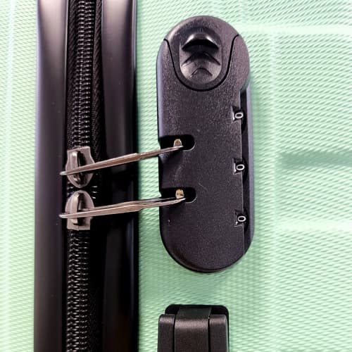 Bavy Cestovní kufr skořepinový 20" Ribs Light green