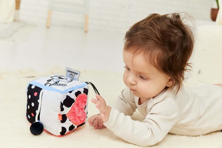 GAGAGU Smyslová kostka midi 10 cm Tygr a kráva